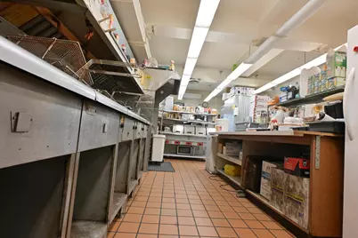 2625 W North Ave, Milwaukee, WI 53205 - Photo 10