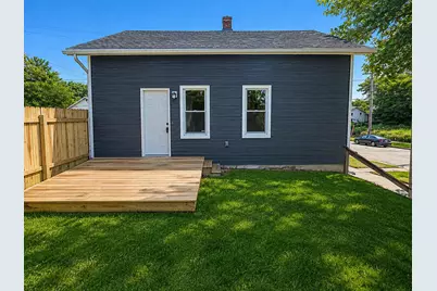1019 N 12th St, Sheboygan, WI 53081 - Photo 2