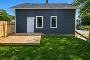 1019 N 12th St, Sheboygan, WI 53081 - Photo 2