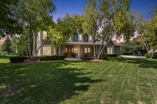 13830 W Linfield Dr, New Berlin, WI 53151 - Photo 2
