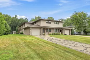 840 E Beacon Ave, New London, WI 54961 - Photo 2