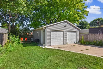 1114  William St, Racine, WI 53402 - Photo 2