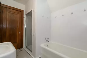352 N Pinecrest St, Milwaukee, WI 53208 - Photo 38