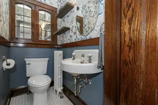 352 N Pinecrest St, Milwaukee, WI 53208 - Photo 18