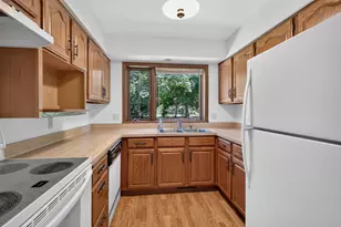 W71N1044 Hampton Ave, Cedarburg, WI 53012 - Photo 8