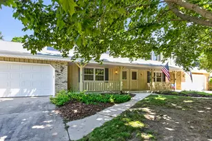 W71N1044 Hampton Ave, Cedarburg, WI 53012 - Photo 32