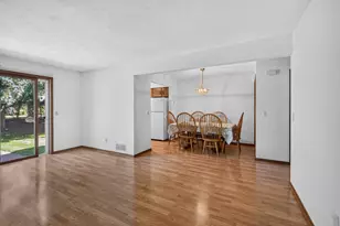 W71N1044 Hampton Ave, Cedarburg, WI 53012 - Photo 6