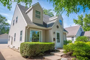 1161 Elm Lawn St, Wauwatosa, WI 53213 - Photo 32