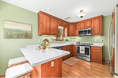 1161  Elm Lawn St, Wauwatosa, WI 53213 - Photo 12