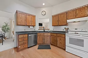 3822 S 10th St, Sheboygan, WI 53081 - Photo 10