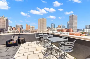 400 N Broadway, Milwaukee, WI 53202 - Photo 28