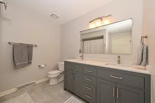 3981 S Victoria Ct, New Berlin, WI 53151 - Photo 30