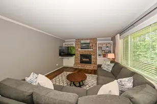 3981 S Victoria Ct, New Berlin, WI 53151 - Photo 18