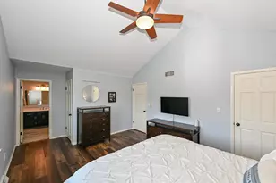 3981 S Victoria Ct, New Berlin, WI 53151 - Photo 24