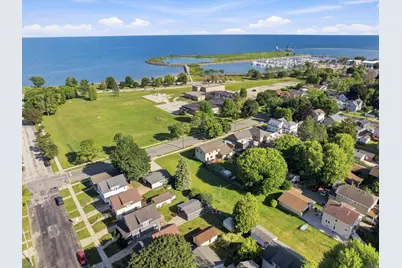 731 N 5th St, Manitowoc, WI 54220 - Photo 4
