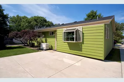 1505  Edgewood Ave, South Milwaukee, WI 53172 - Photo 28