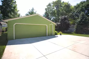 1505 Edgewood Ave, South Milwaukee, WI 53172 - Photo 30