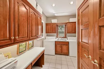 2835 W Golf Cir, Mequon, WI 53092 - Photo 24