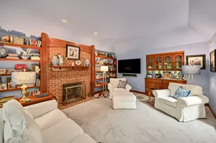 2835 W Golf Cir, Mequon, WI 53092 - Photo 16