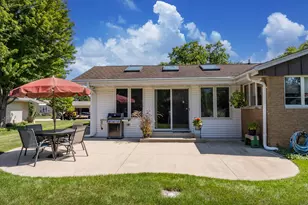 6109 Thornridge Ln, Greendale, WI 53129 - Photo 34
