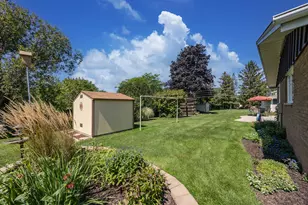 6109 Thornridge Ln, Greendale, WI 53129 - Photo 32