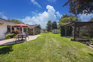 6109 Thornridge Ln, Greendale, WI 53129 - Photo 38