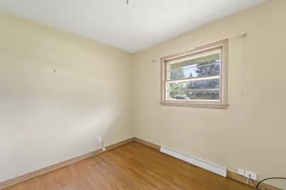 6411 S 118th St, Franklin, WI 53132 - Photo 8