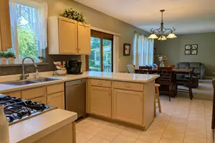 508 Berwyn Dr, Fontana, WI 53125 - Photo 8