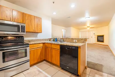 18600  Brookfield Lake Dr #53, Brookfield, WI 53045 - Photo 6
