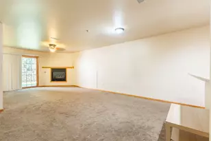 18600 Brookfield Lake Dr, Brookfield, WI 53045 - Photo 8