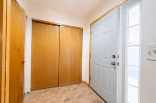18600 Brookfield Lake Dr, Brookfield, WI 53045 - Photo 4