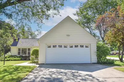 7758 N Berwyn Ave, Glendale, WI 53209 - Photo 4