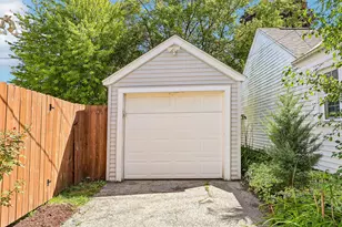 2608 N 63rd St, Wauwatosa, WI 53213 - Photo 38