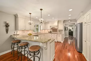 20740 Bartlett Ct, Brookfield, WI 53045 - Photo 2