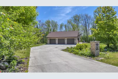 4564  Broadway St, Manitowoc, WI 54220 - Photo 42