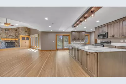 4564  Broadway St, Manitowoc, WI 54220 - Photo 10