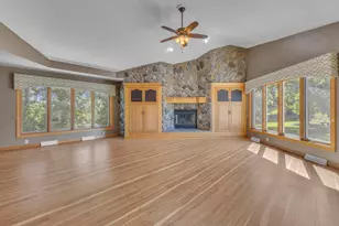 4564 Broadway St, Manitowoc, WI 54220 - Photo 8