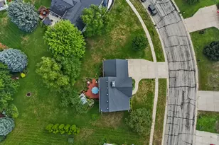 2554 S Sterling Cir, East Troy, WI 53120 - Photo 34