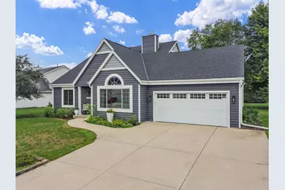 2554 S Sterling Cir, East Troy, WI 53120 - Photo 2