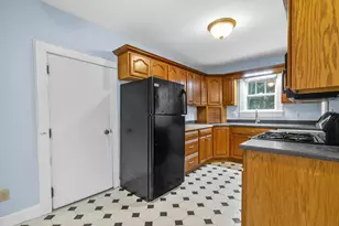 923 Marshall St, Lake Geneva, WI 53147 - Photo 8