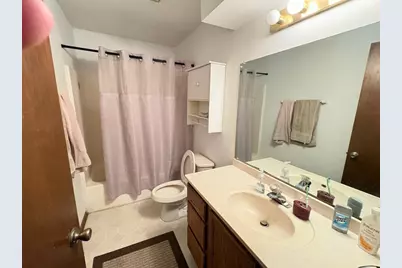 4449 W Tesch Ave, Greenfield, WI 53220 - Photo 6