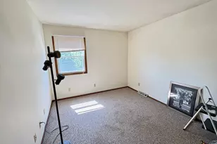 4449 W Tesch Ave, Greenfield, WI 53220 - Photo 8