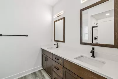 232 E Brown St, Milwaukee, WI 53212 - Photo 18