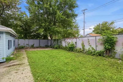 1805 S 77th St #1805 A, West Allis, WI 53214 - Photo 4