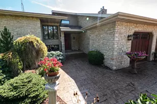 5319 69th Dr, Racine, WI 53182 - Photo 2