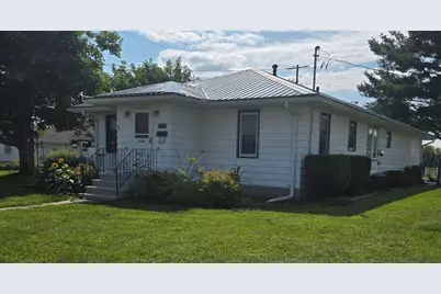 1403  Academy St, Elroy, WI 53929 - Photo 4