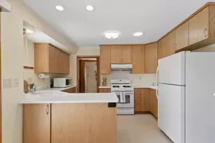 4978 S 24th St, Milwaukee, WI 53221 - Photo 10