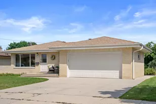4978 S 24th St, Milwaukee, WI 53221 - Photo 32