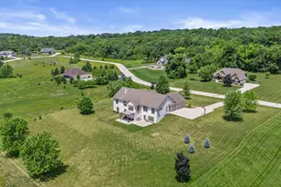 S99W33205 Genevieve Dr, Mukwonago, WI 53149 - Photo 2