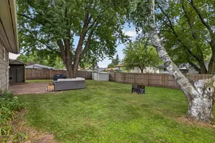 1510 Cliffview Dr, Holmen, WI 54636 - Photo 22